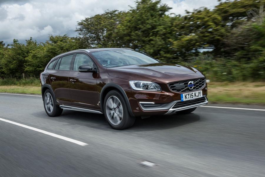  Volvo V60 D3 Cross Country 2015 года  (UK) (фото 21 из 22)